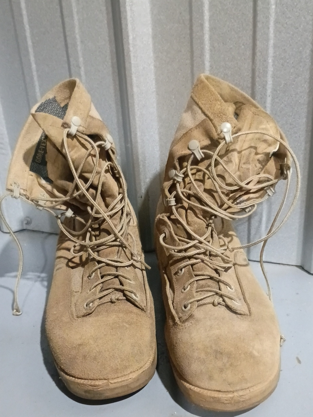 GORE-TEX Men's Tan Tactical Lace-Up Boots